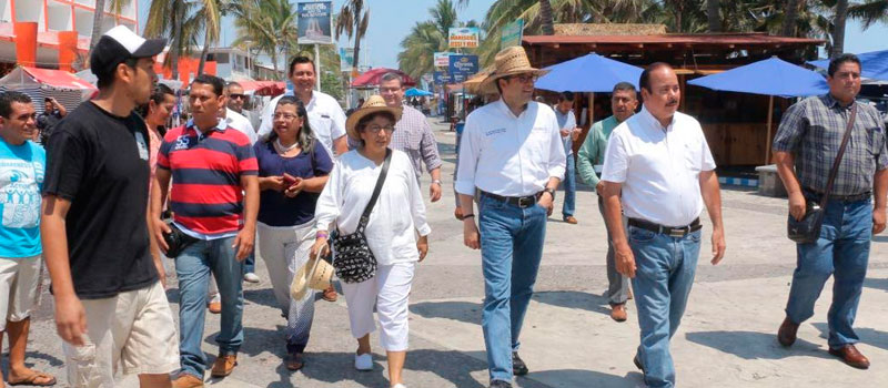 20/04/2017 @ 21:00 Visita Nacho Peralta a comerciantes de ... - Diario de Colima (Comunicado de prensa)